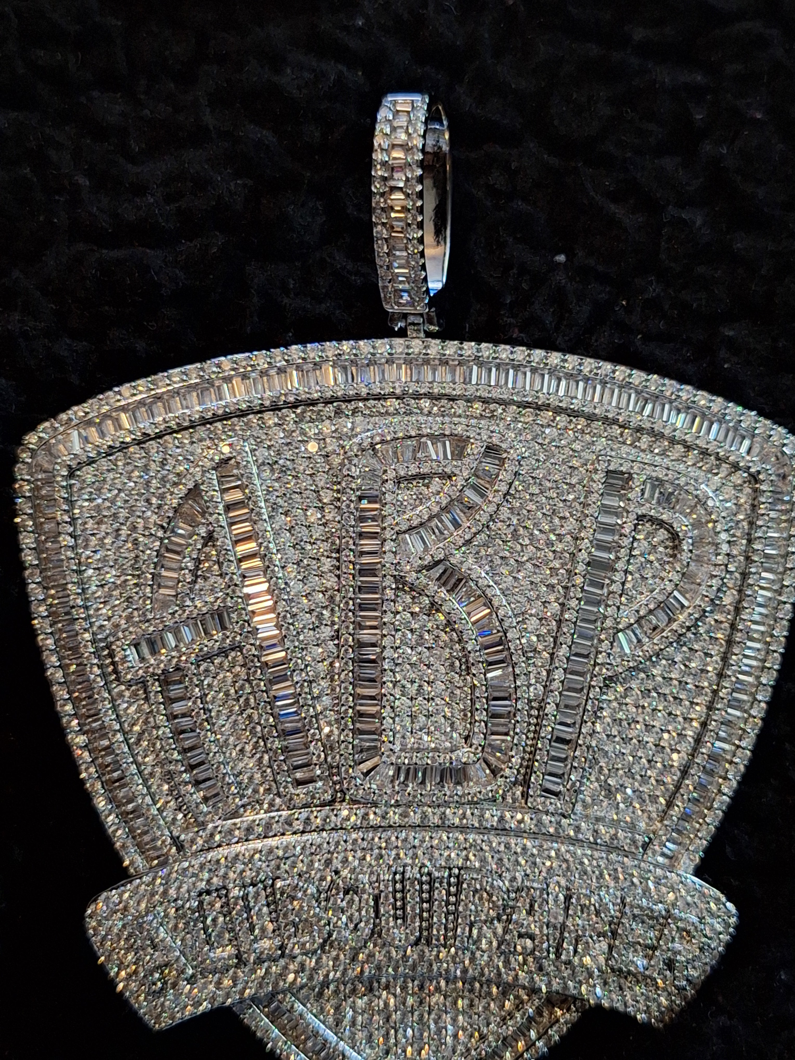 All Bout Paper Pendant | White Gold